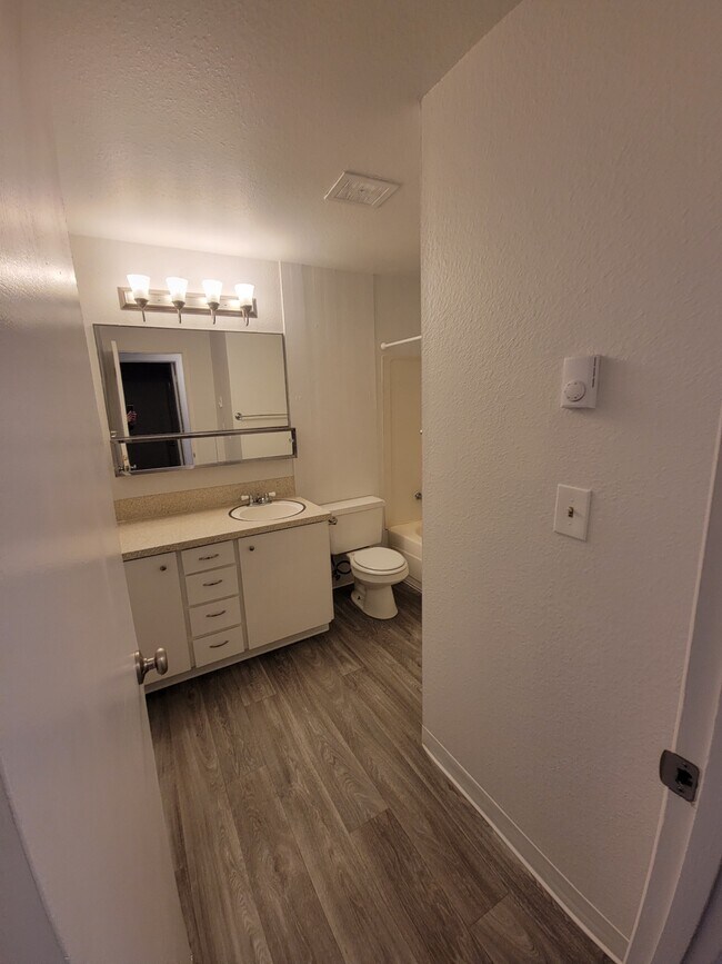 Bathroom - 4114 7th St SW