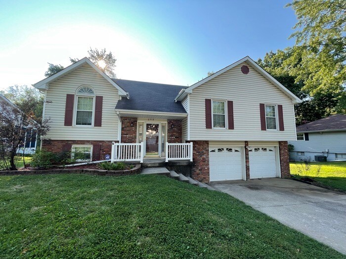 Beautiful Home in Park Hill School District! House for Rent in Kansas