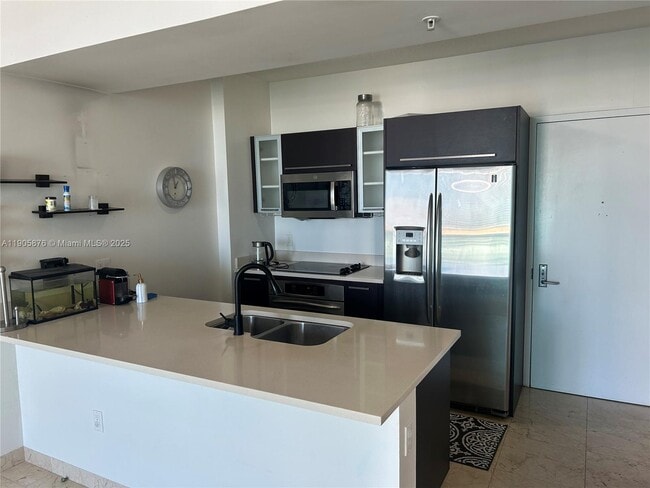 Foto del edificio - 333 NE 24th St