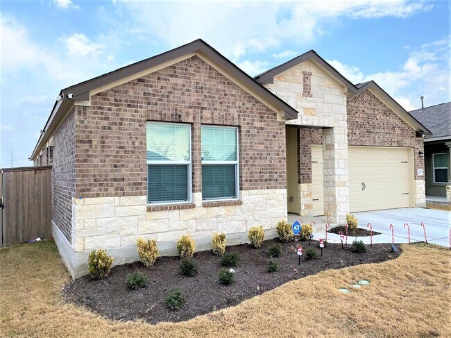 Building Photo - 1007 Wolseley Cv
