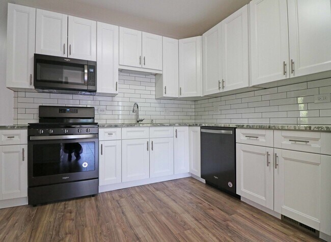 Foto del edificio - 19364 W Fairview Dr