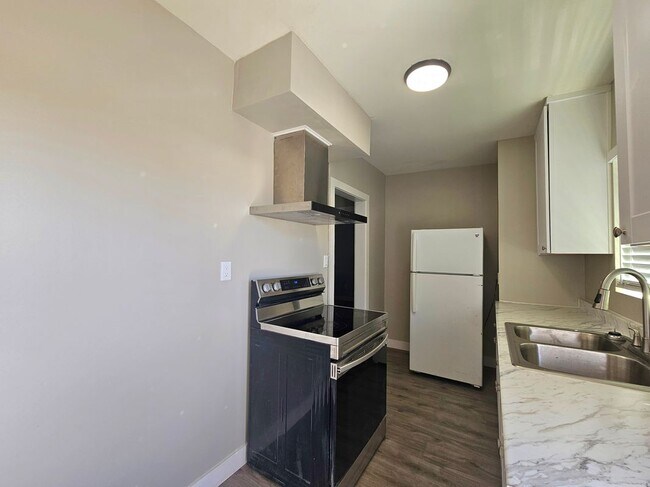 Foto del edificio - 24185 Sunnymead Boulevard