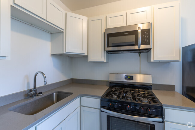 Kitchen - Sheridan Court