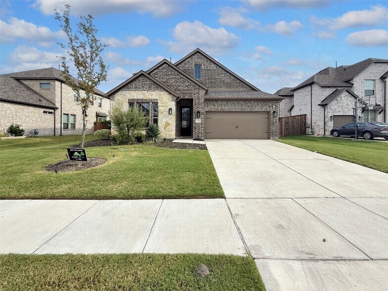 Primary Photo - 3119 Grandview Dr