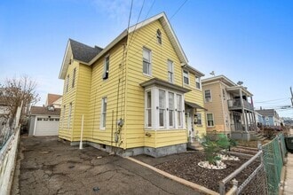 Building Photo - 369 Park St