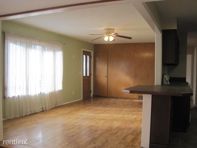 Building Photo - 3 br, 1 bath House - 338 N Rogers St