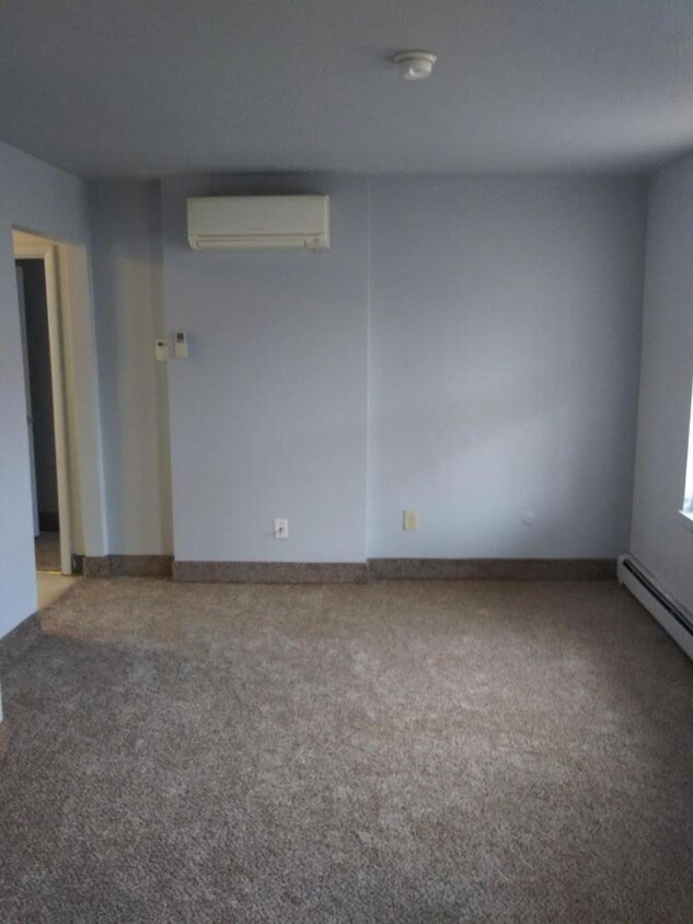Foto principal - 2 bedroom in Cleveland OH 44102