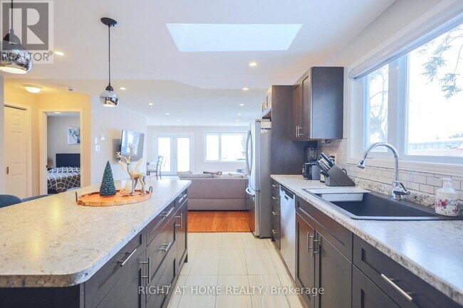 Photo du bâtiment - 885 Adams Rd