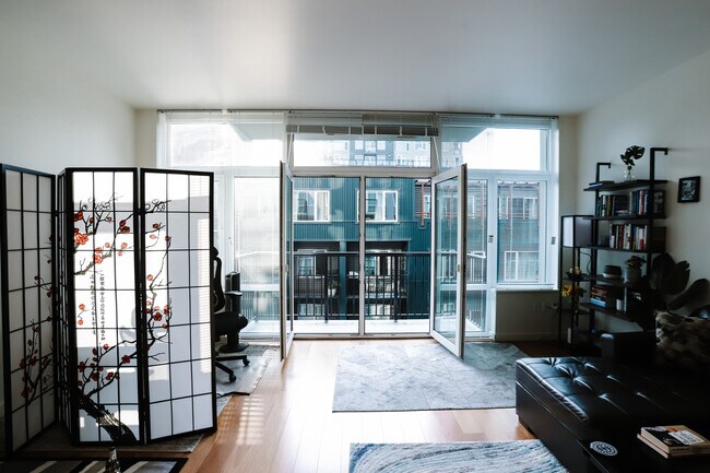 Foto del edificio - 2717 Western Ave