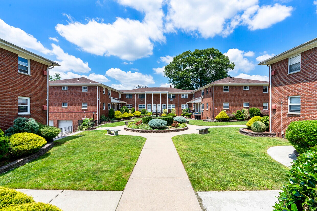 Primary Photo - 300 E Homestead Ave