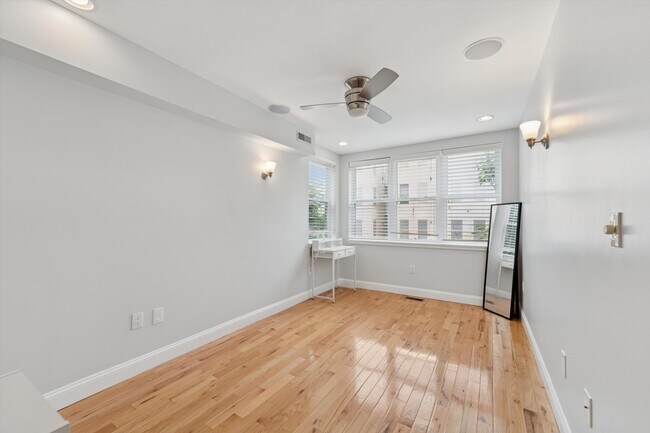 Foto del edificio - 1825 Willington St