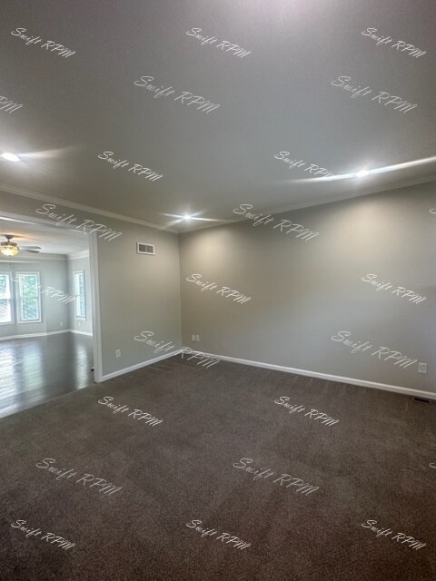 Building Photo - 15602 Maple St
