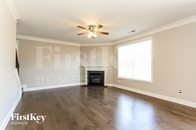 Foto del edificio - 3940 Lake Breeze Dr