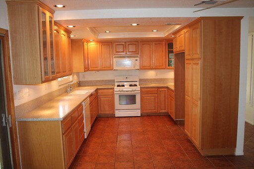 Building Photo - 6000 Eucalyptus Dr