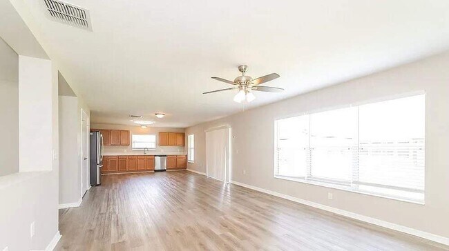 Building Photo - 4652 Caverns Dr
