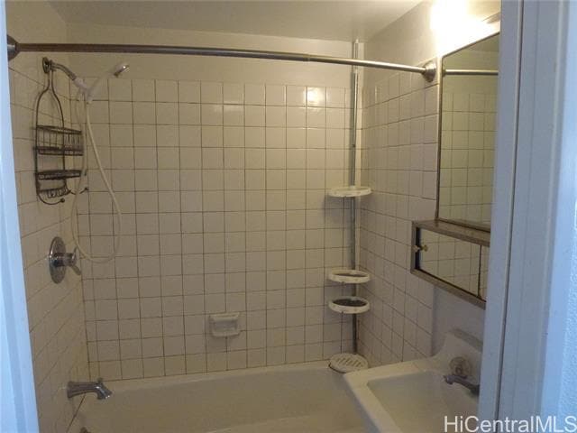 Foto del edificio - 2499 Kapiolani Blvd