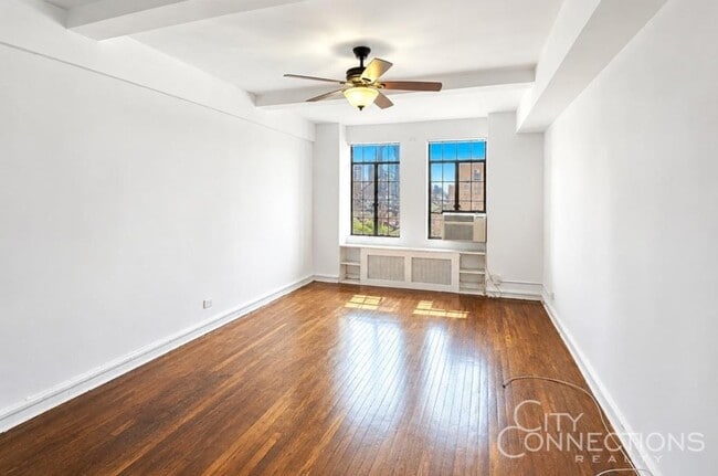 Foto del edificio - 320 E 42nd St