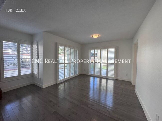 Building Photo - Beautiful Two Story House inside gated com...