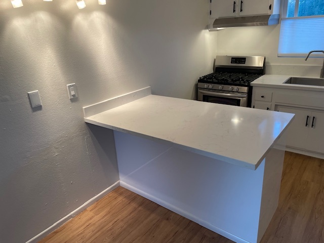 Island with bar top - 5440 Capistrano Ave
