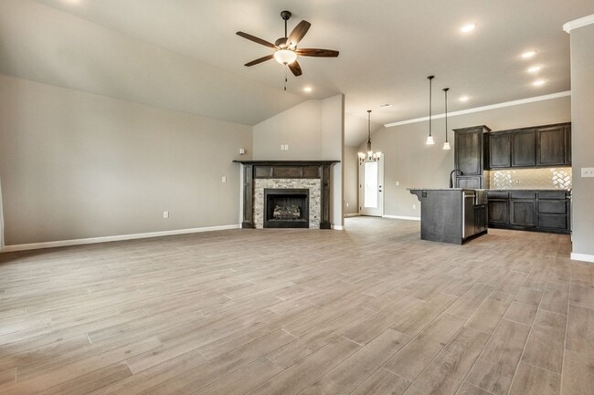 Building Photo - 4 Bed, 2 Bath Home for Rent in Edmond (Deer Creek Schools)- Move in Deposit-Free! (If Qualified)