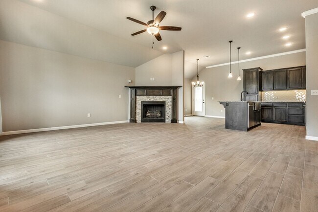 Foto del edificio - 4 Bed, 2 Bath Home for Rent in Edmond (Deer Creek Schools)- Move in Deposit-Free! (If Qualified)