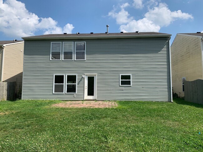 Building Photo - Charming and spacious 4 bedroom 2.5 bath h...