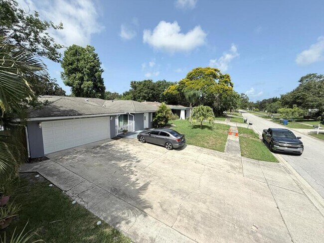 Foto del edificio - 2658 Sunny Breeze Ave