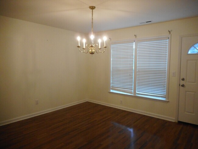 Foto del edificio - Beautiful Home in Northwest Greensboro
