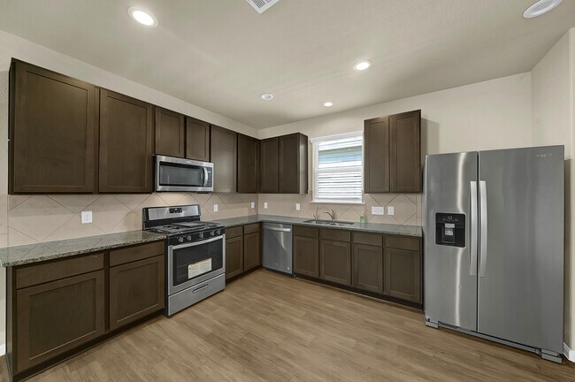 Foto del edificio - 4274 McGregor Blf Ln