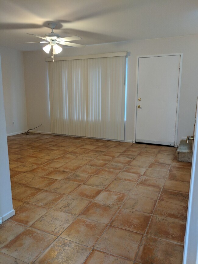 Amplia sala familiar - 3614 Seacrest Way