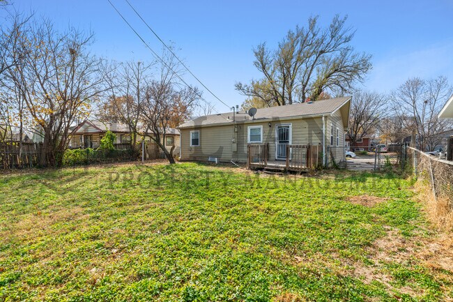 Building Photo - 3408 S Hiram Ave