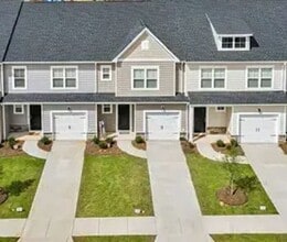 Building Photo - 3805 Yorkshire Pl