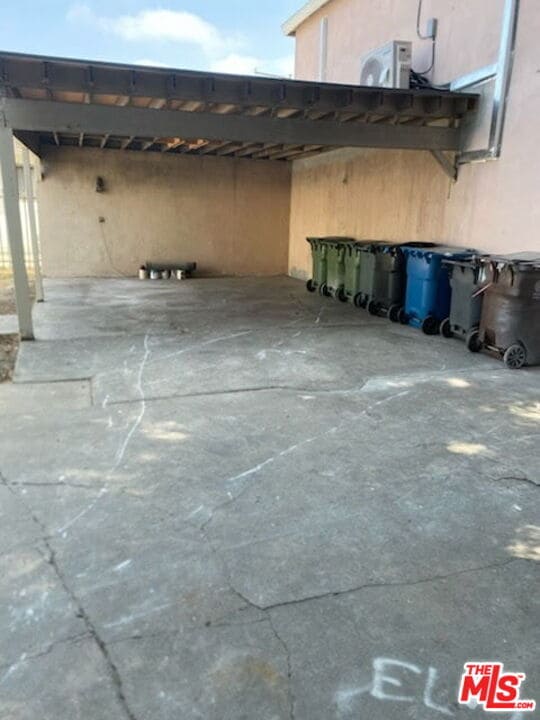 Foto del edificio - 602 N Sloan Ave