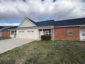 Building Photo - 155 Yvon St