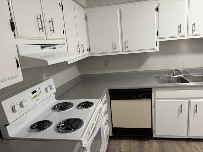 Foto del edificio - 515 Basswood Ave