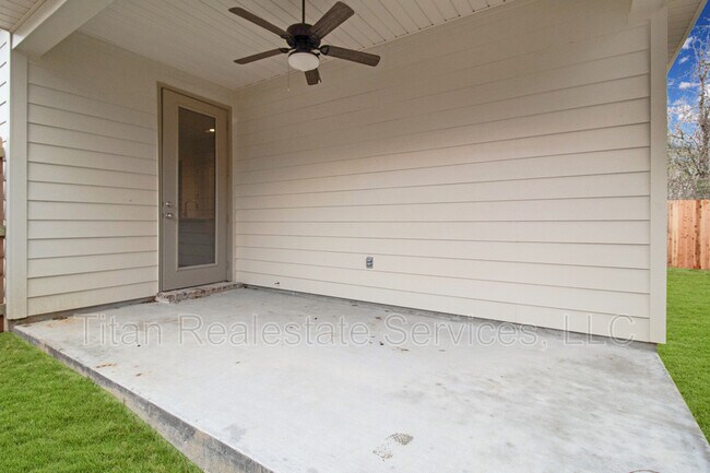 Foto del edificio - 526 Elwick Dr