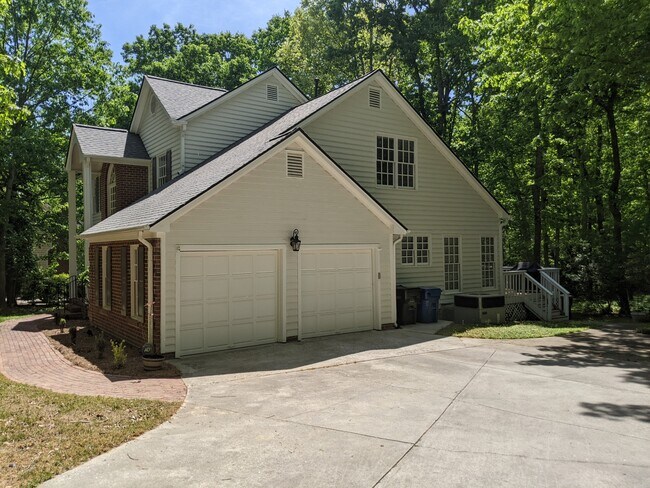 Building Photo - 102 Blackford Ct