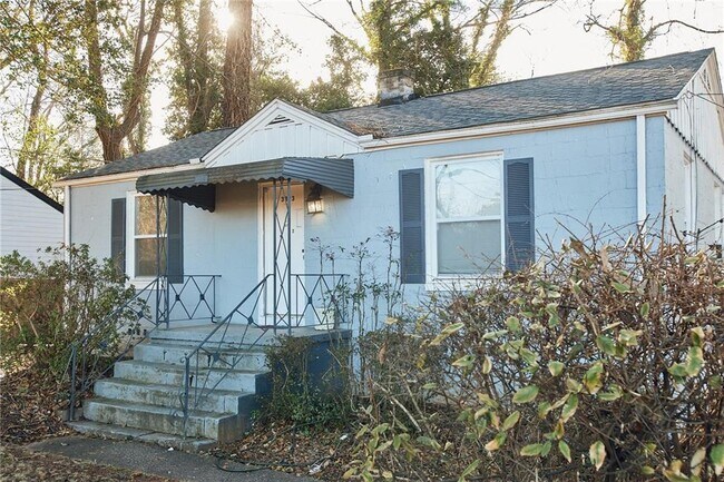 Foto del edificio - 3323 Midway Rd