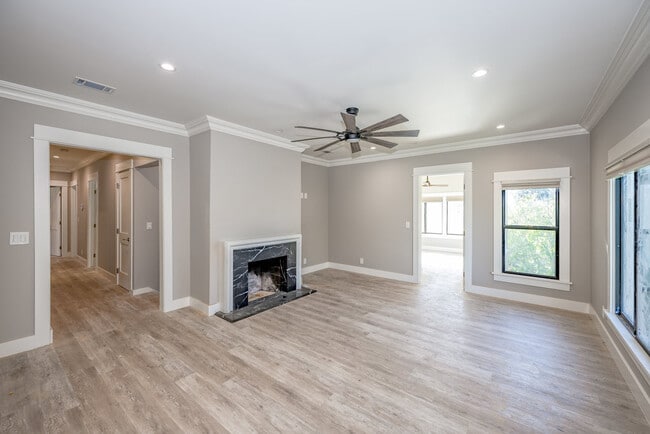 Foto del edificio - 494 S Marengo Ave