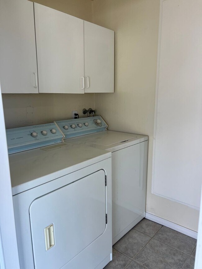 Foto del edificio - 3 bedroom 2 bath house in Poway