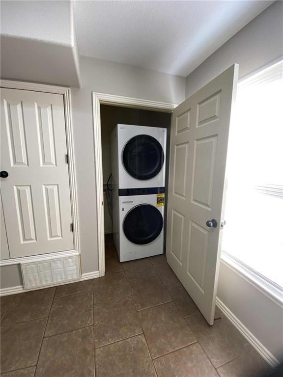 Building Photo - 705 W Garland St