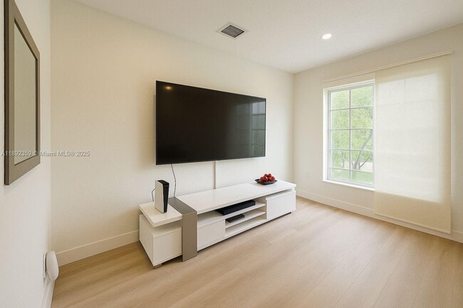 Foto del edificio - 5112 NW 79th Ave