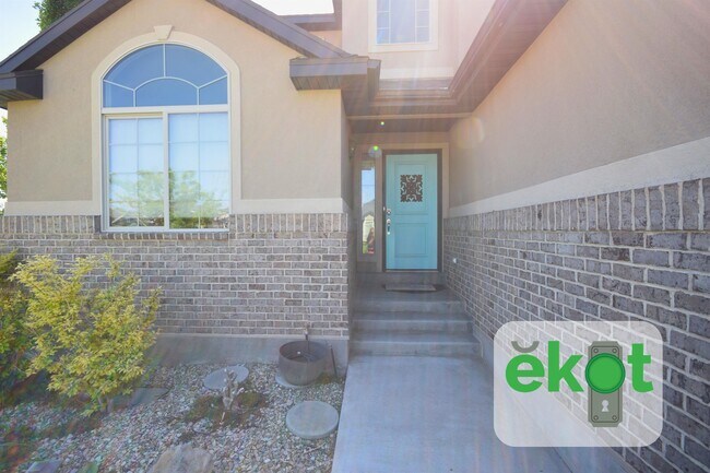 Building Photo - 12949 Zion Park Dr
