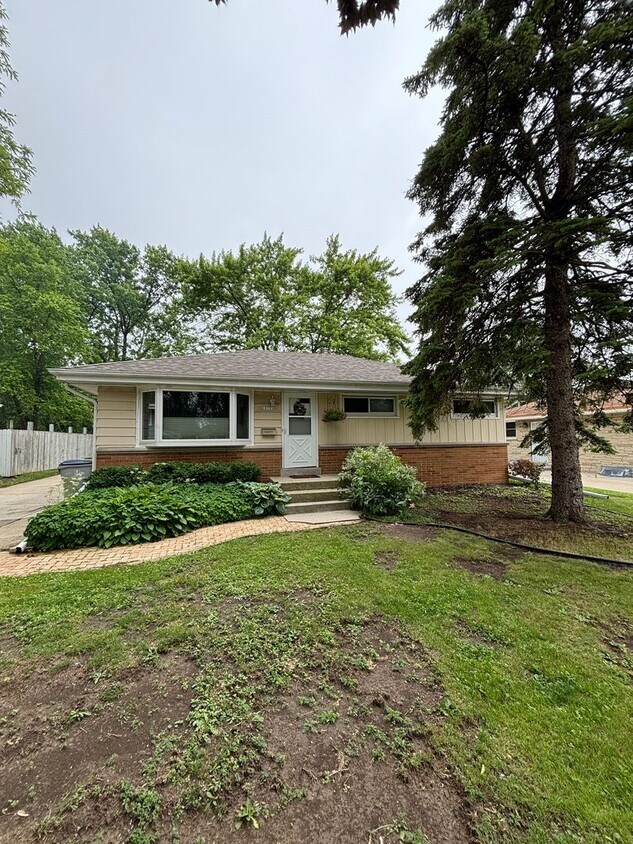 Foto principal - Spacious 3-Bedroom Home in Timmerman West,...