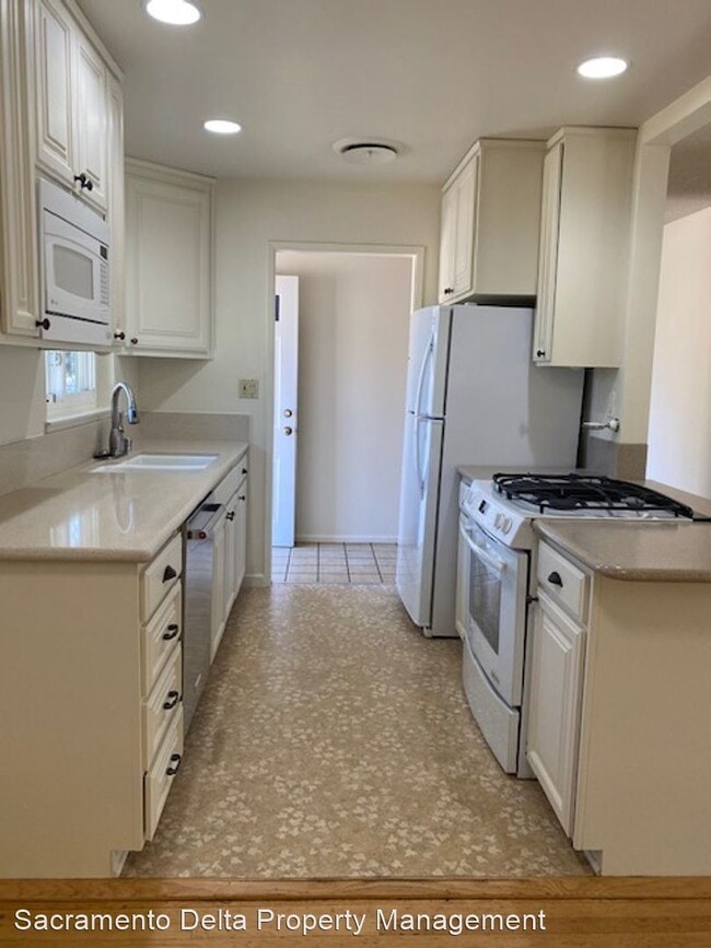 Building Photo - 2 br, 2 bath House - 204 Zola Ave