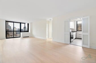 Building Photo - 145 W 67th St