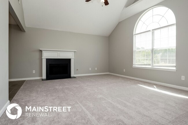 Building Photo - 3379 Creekview Dr