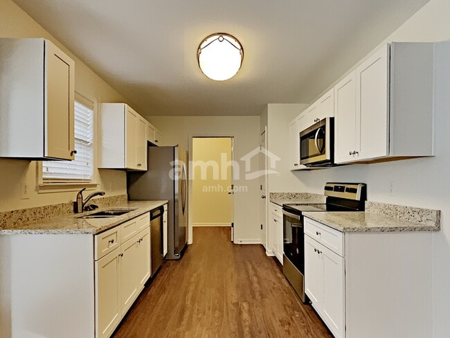 Foto del edificio - 3318 Diamond Ct