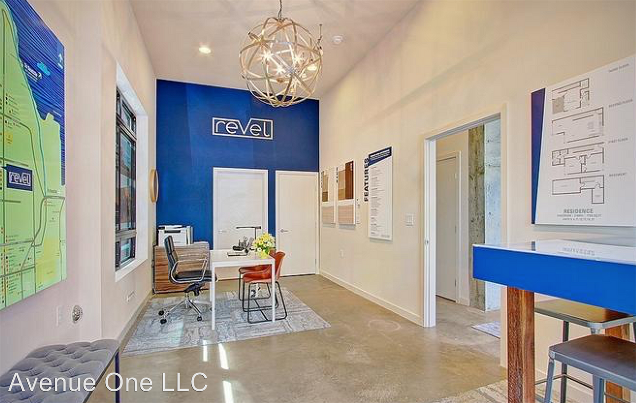 Building Photo - 3215 California Ave SW