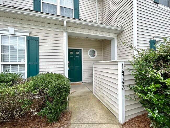 Foto del edificio - 14742 Lions Pride Ct